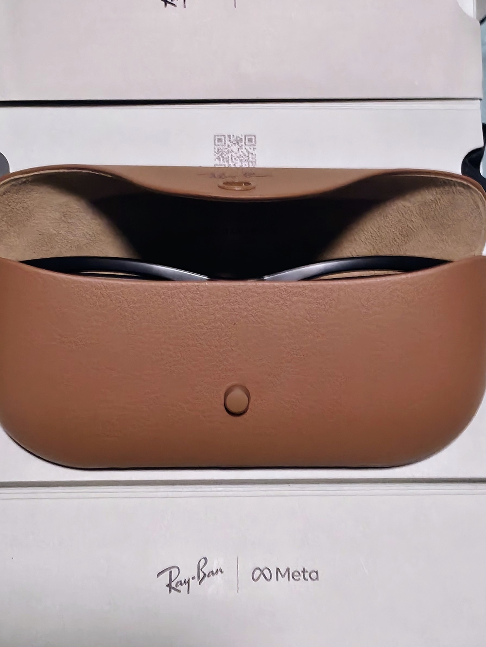 Ray-Ban Meta Glasses. Wayferer Gen 2.